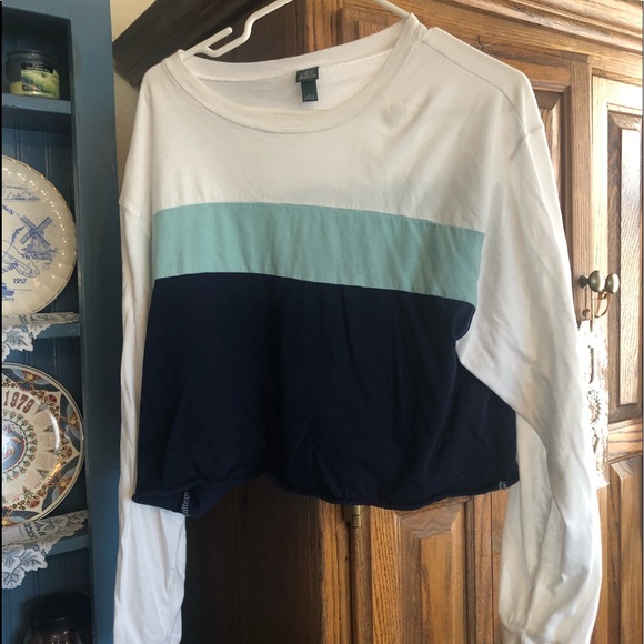 Top - Picture 1 of 2